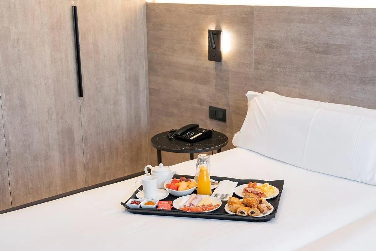 Attica 21 Barcelona Mar Hotel 4*,